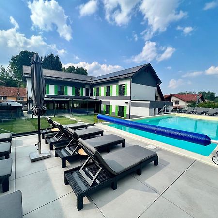 Q Villa Săcele Eksteriør billede