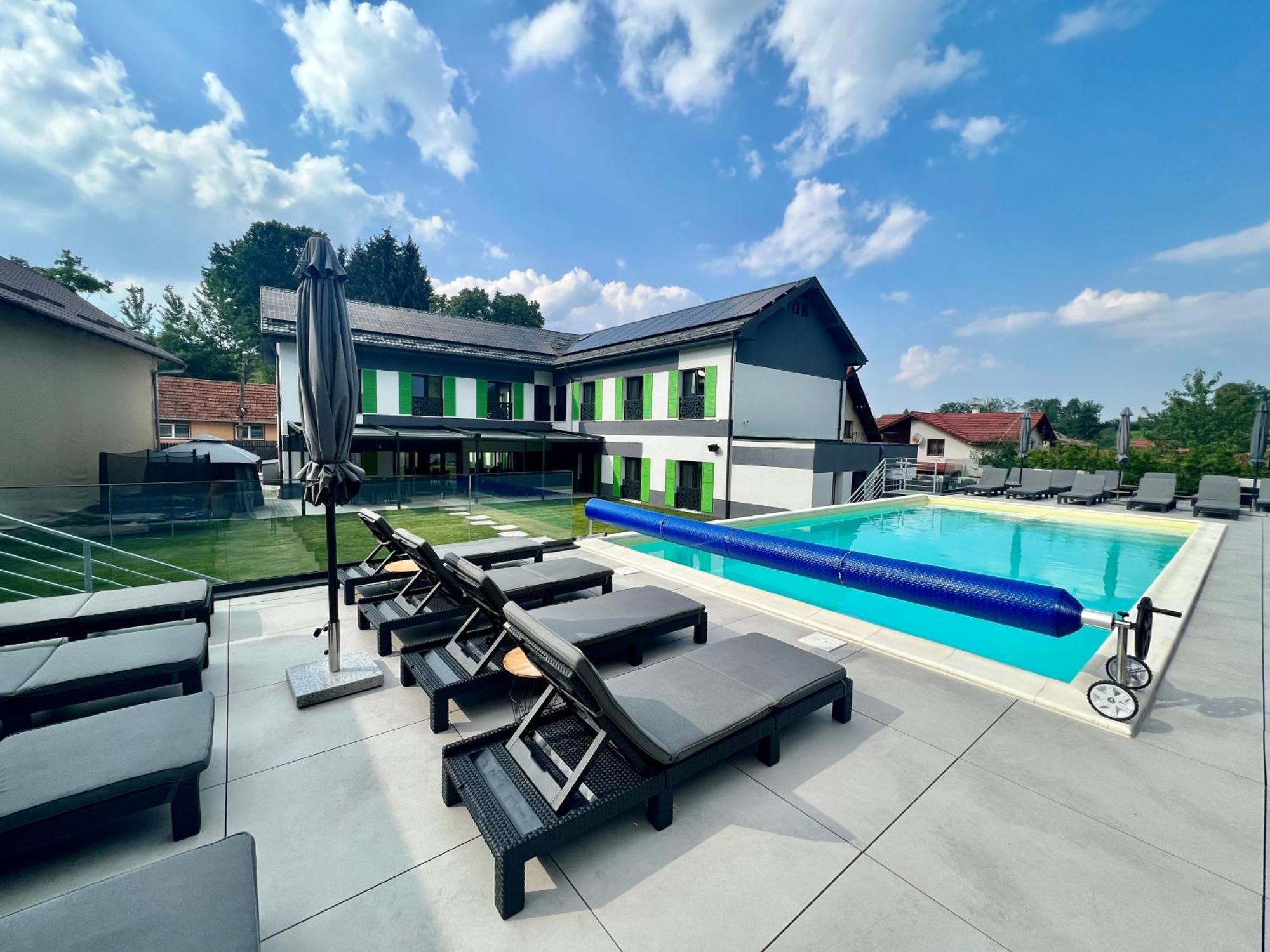 Q Villa Săcele Eksteriør billede